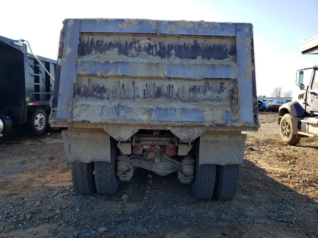 Lot #3027066813 2005 MACK 700 CV700