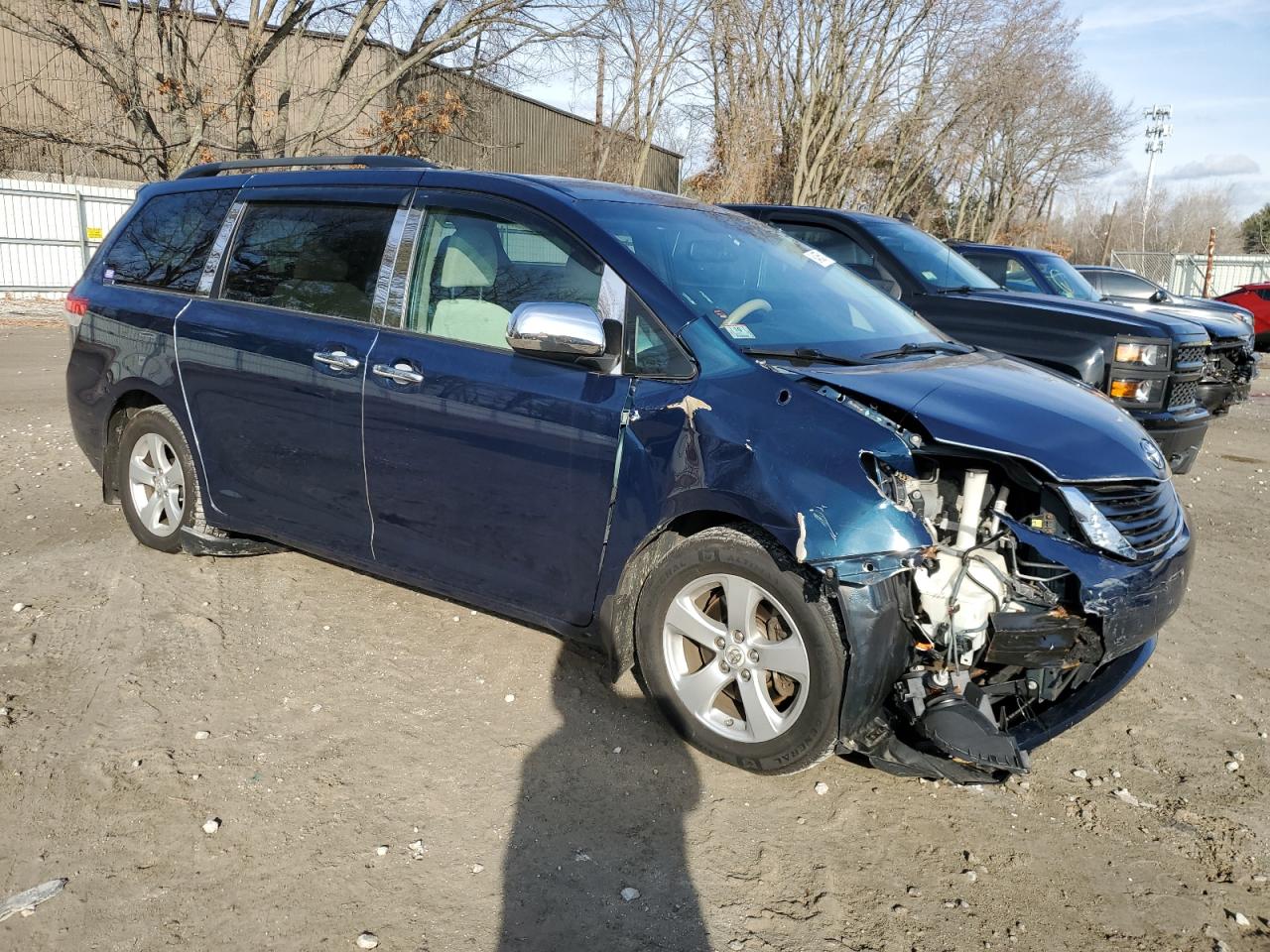 Lot #3033038999 2012 TOYOTA SIENNA LE