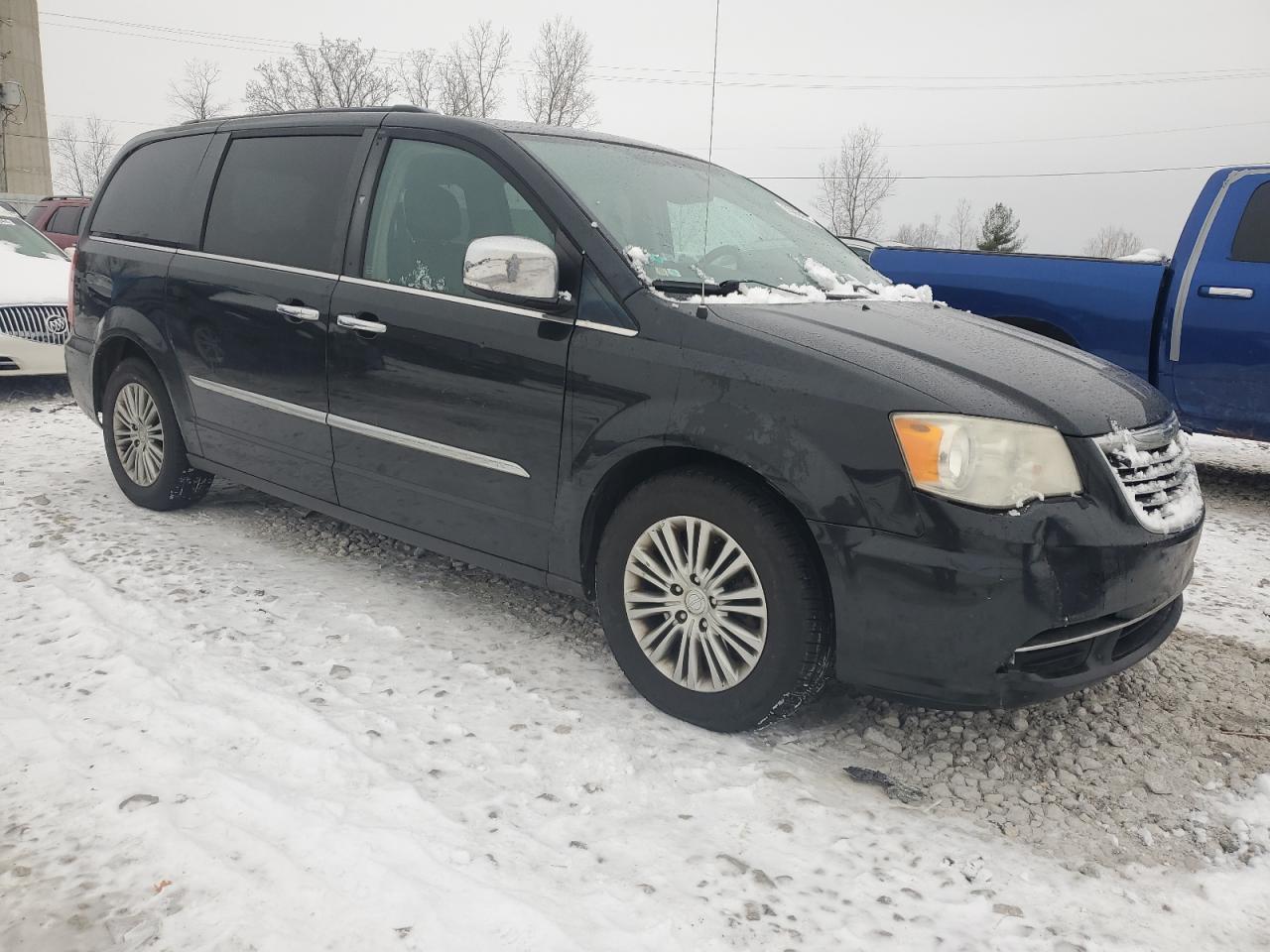 Lot #3036917634 2014 CHRYSLER TOWN & COU