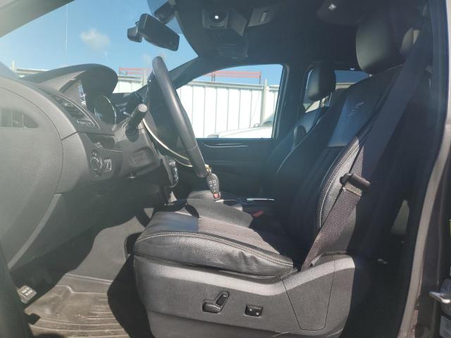 2015 CHRYSLER TOWN & COU - 2C4RC1HG9FR597654
