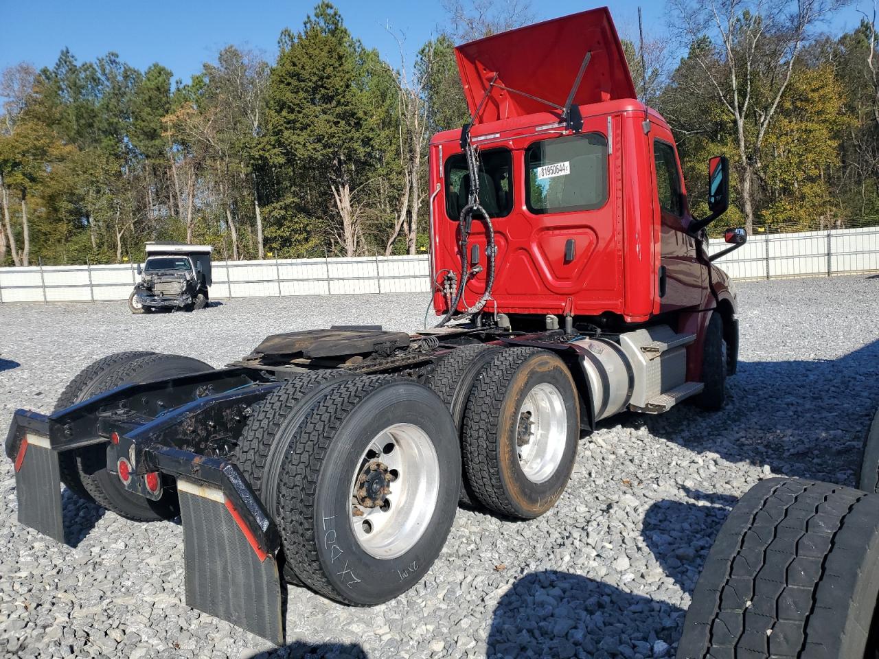 Lot #3024708629 2020 FREIGHTLINER CASCADIA 1