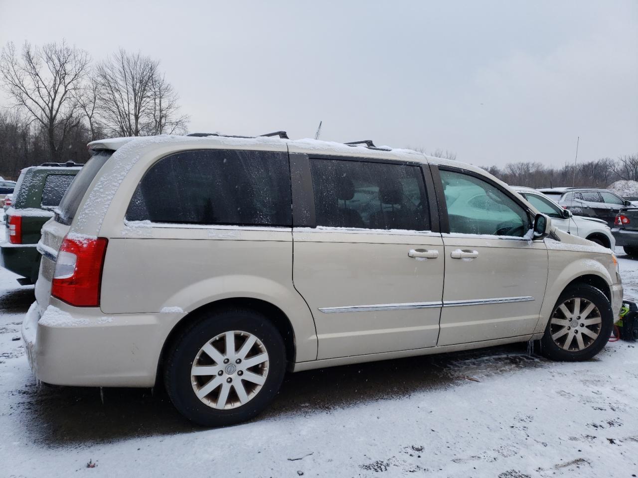 Lot #3034280064 2014 CHRYSLER TOWN & COU