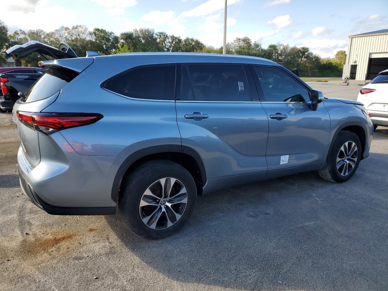 Lot #3036950731 2022 TOYOTA HIGHLANDER