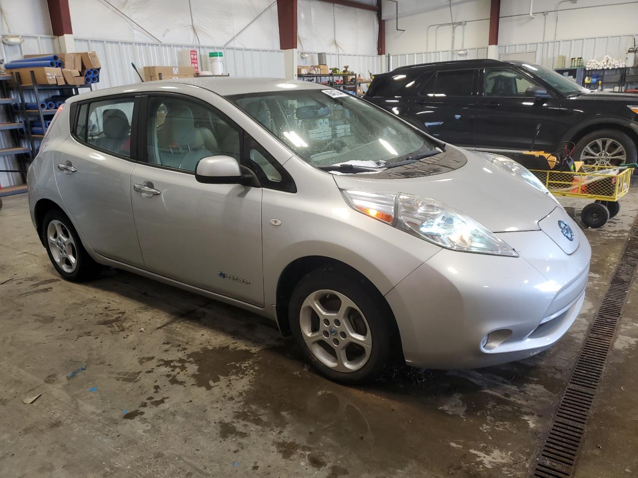 Lot #3034416107 2012 NISSAN LEAF SV