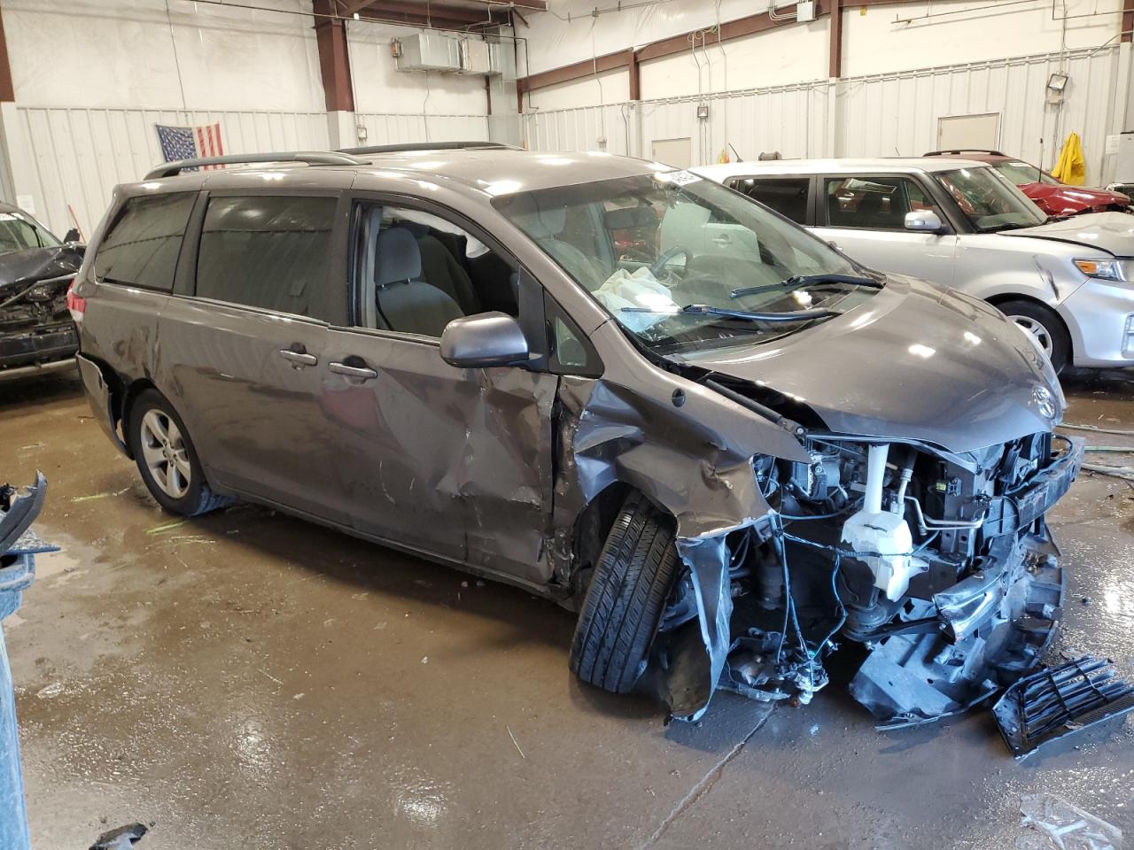 Lot #3029511356 2013 TOYOTA SIENNA LE