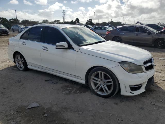 VIN WDDGF4HB5DR268303 2013 MERCEDES-BENZ C-CLASS no.4