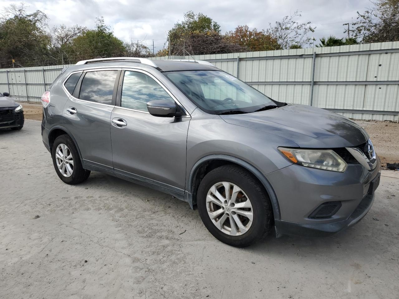 Lot #3028569945 2015 NISSAN ROGUE S