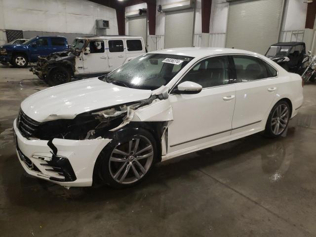 2017 VOLKSWAGEN PASSAT R-L - 1VWDT7A32HC037441