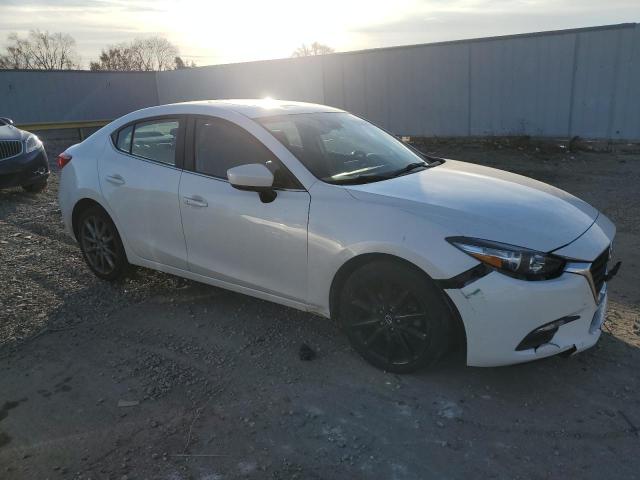 VIN 3MZBN1V32JM190429 2018 MAZDA 3 no.4