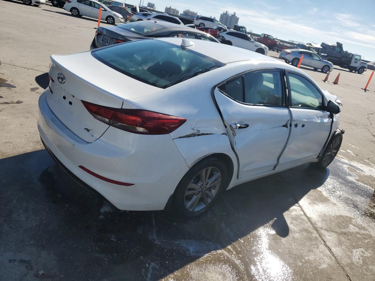 Lot #3025998950 2018 HYUNDAI ELANTRA SE