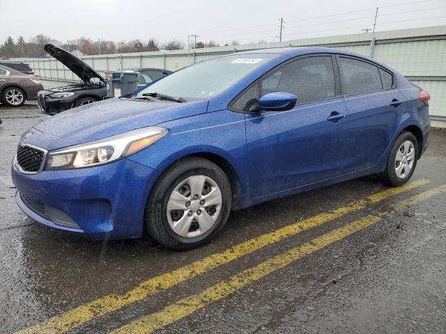 VIN 3KPFK4A7XJE240656 2018 KIA FORTE no.1