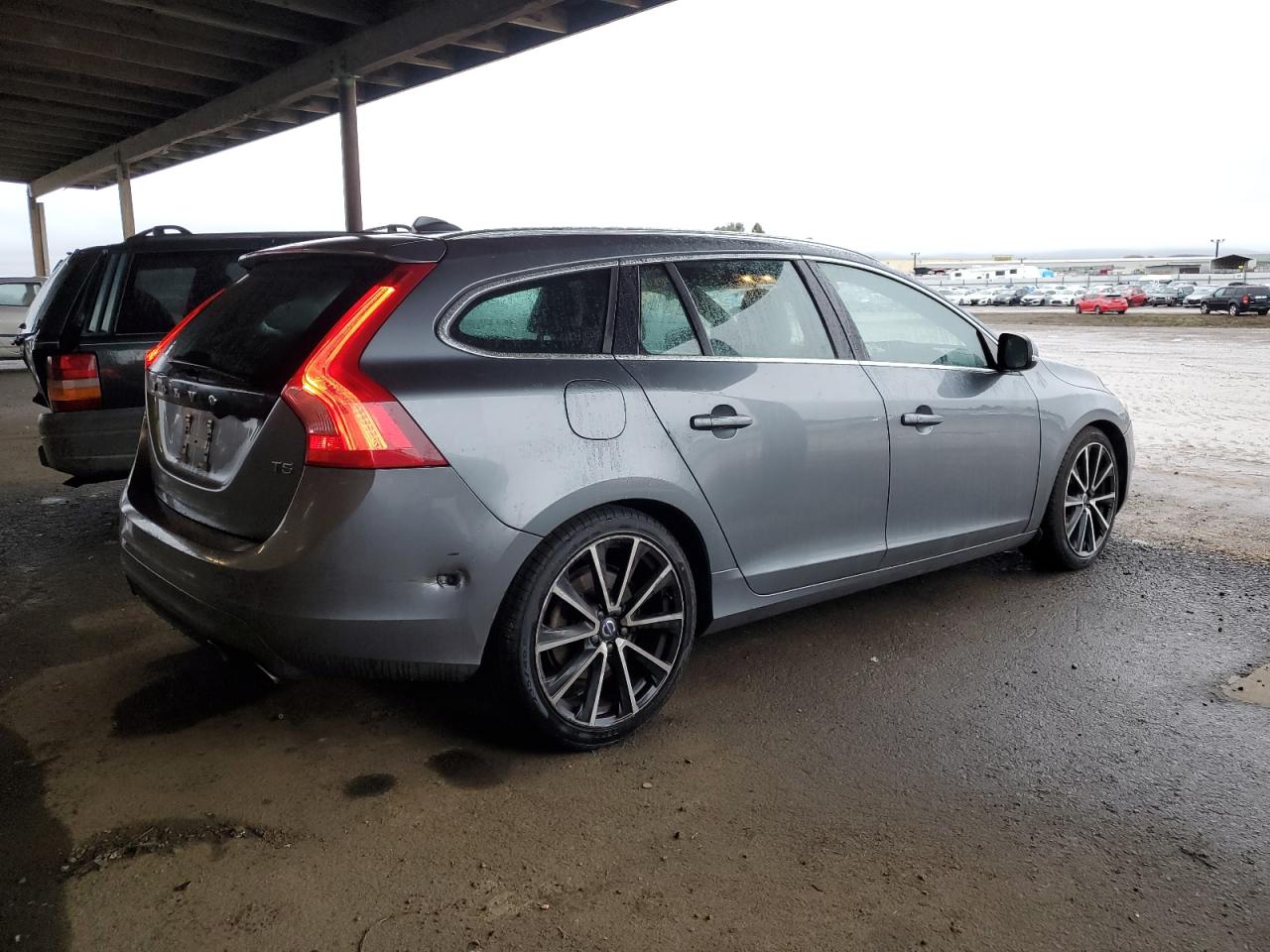 Lot #3050426915 2017 VOLVO V60 T5 PRE