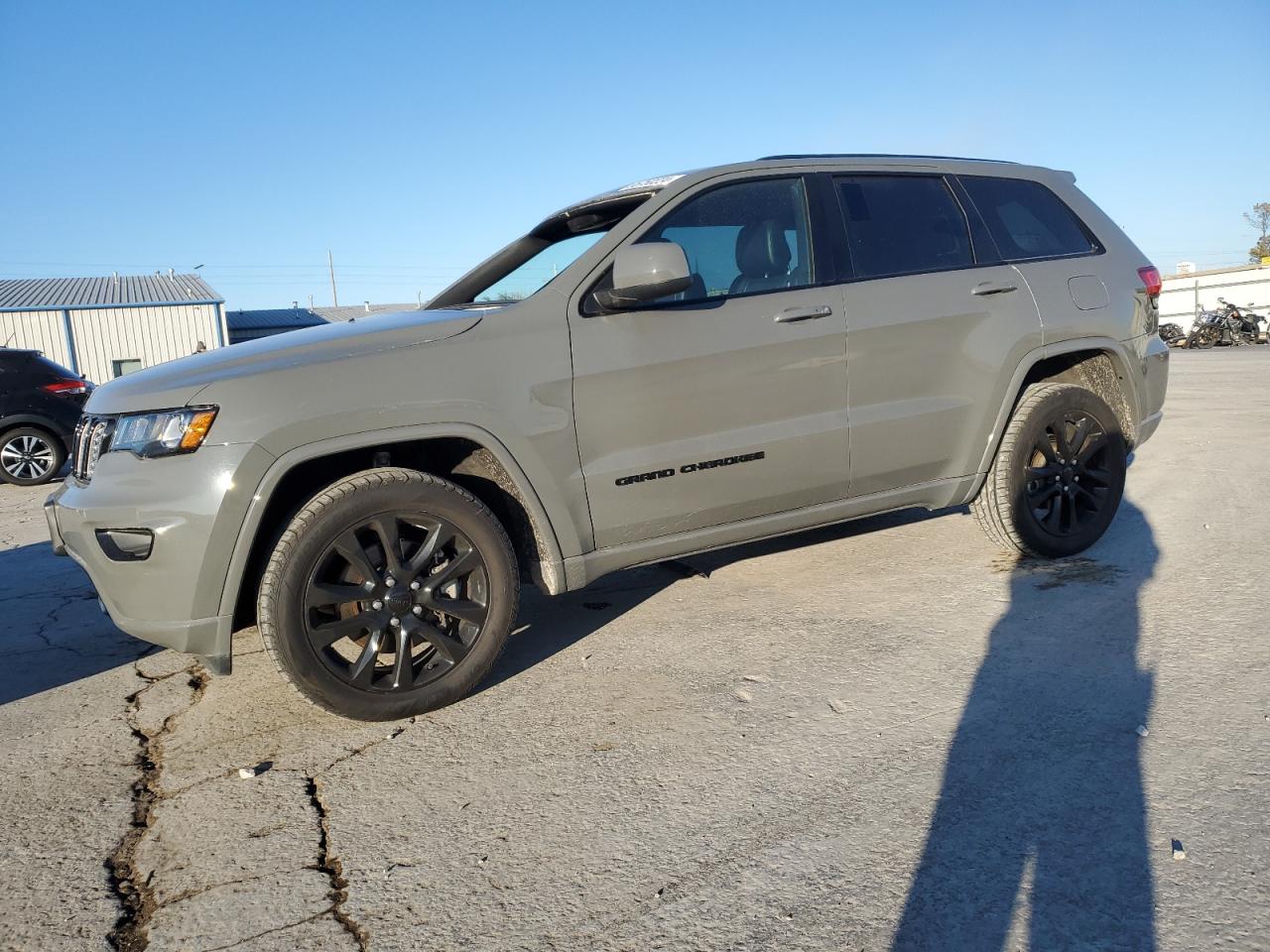  Salvage Jeep Grand Cherokee