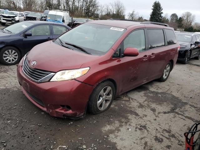 TOYOTA SIENNA LE