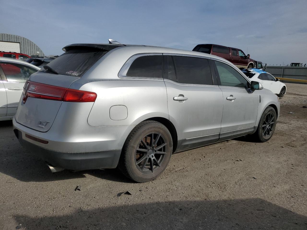 Lot #3027051791 2010 LINCOLN MKT