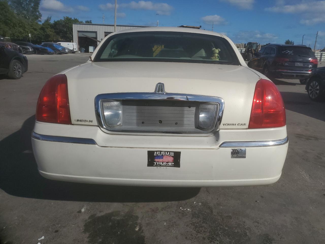 Lot #3029650095 2007 LINCOLN TOWN CAR S