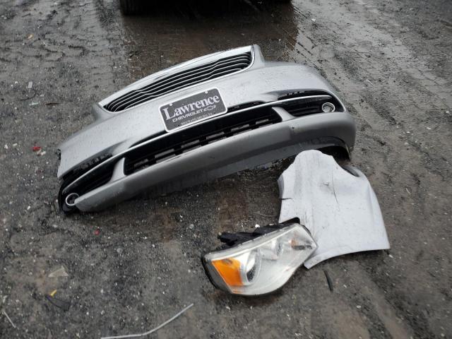 2015 CHRYSLER TOWN & COU - 2C4RC1BG2FR629188