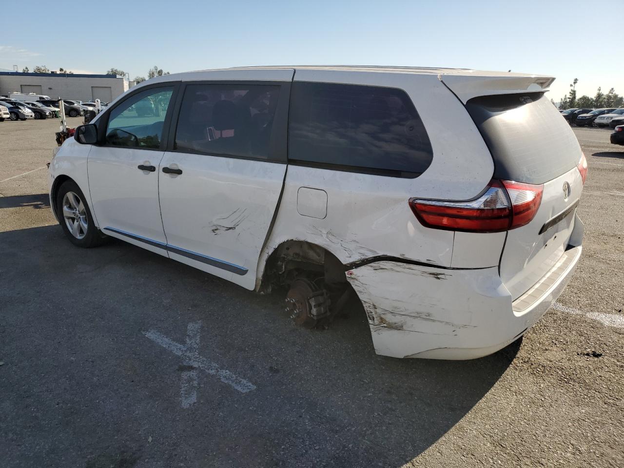 Lot #3033082026 2015 TOYOTA SIENNA