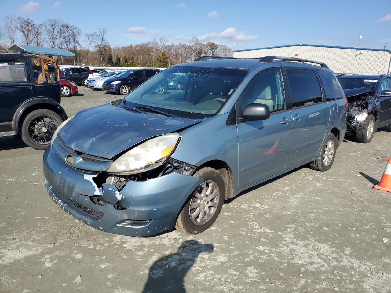 Lot #3028606940 2009 TOYOTA SIENNA CE