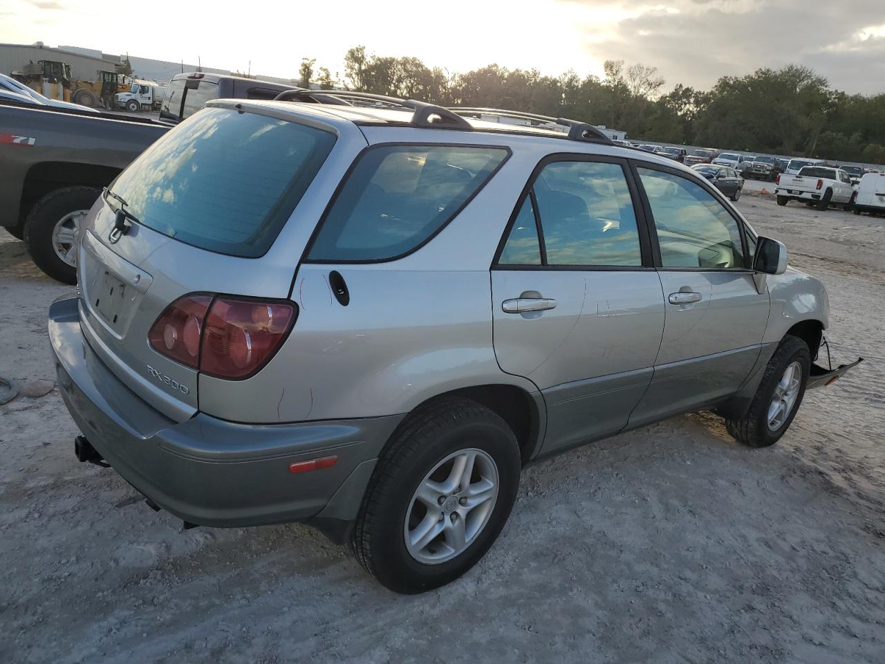 Lot #3034606772 2000 LEXUS RX 300