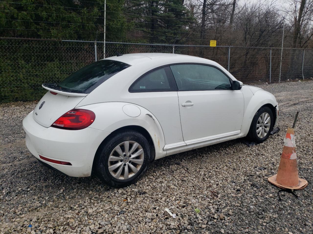 Lot #3024440569 2019 VOLKSWAGEN BEETLE S