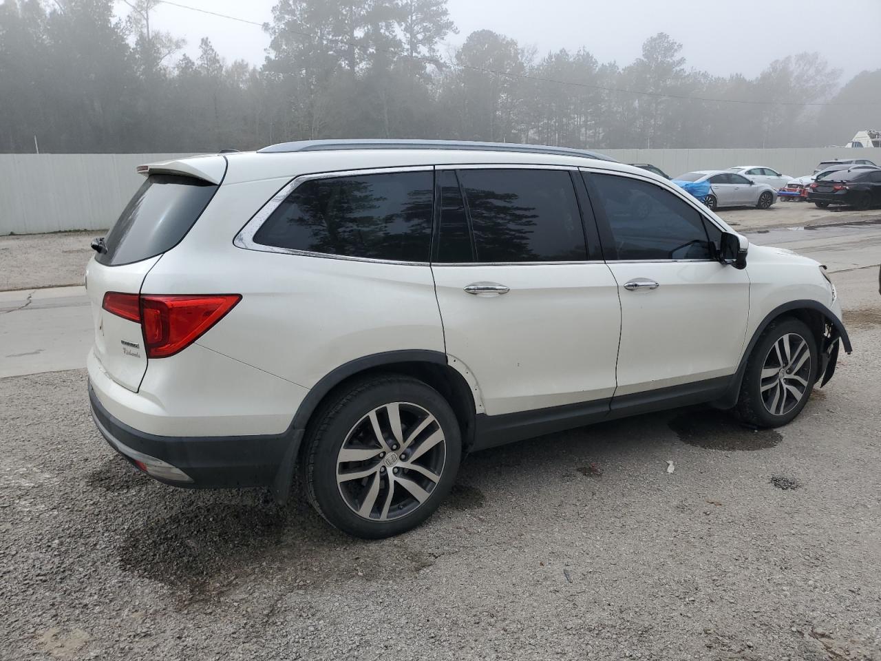 Lot #3044627208 2018 HONDA PILOT TOUR