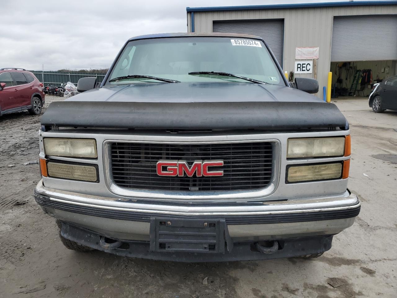 Lot #3048581892 1997 GMC SUBURBAN K