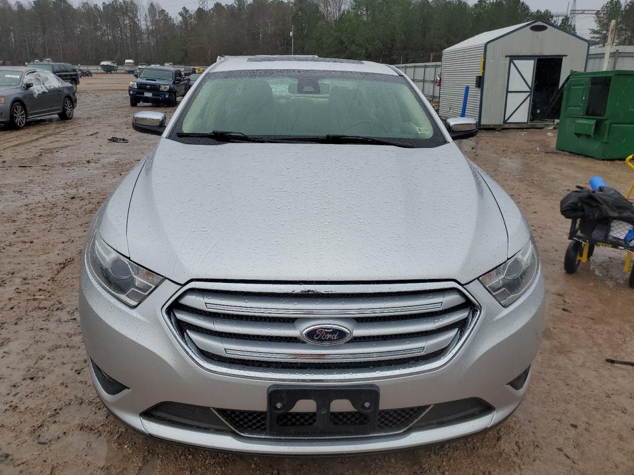 Lot #3027080784 2013 FORD TAURUS LIM