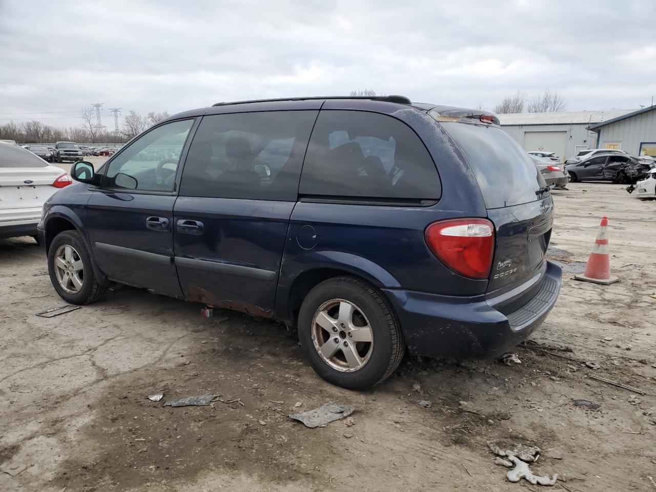 Lot #3029598086 2005 DODGE CARAVAN SX