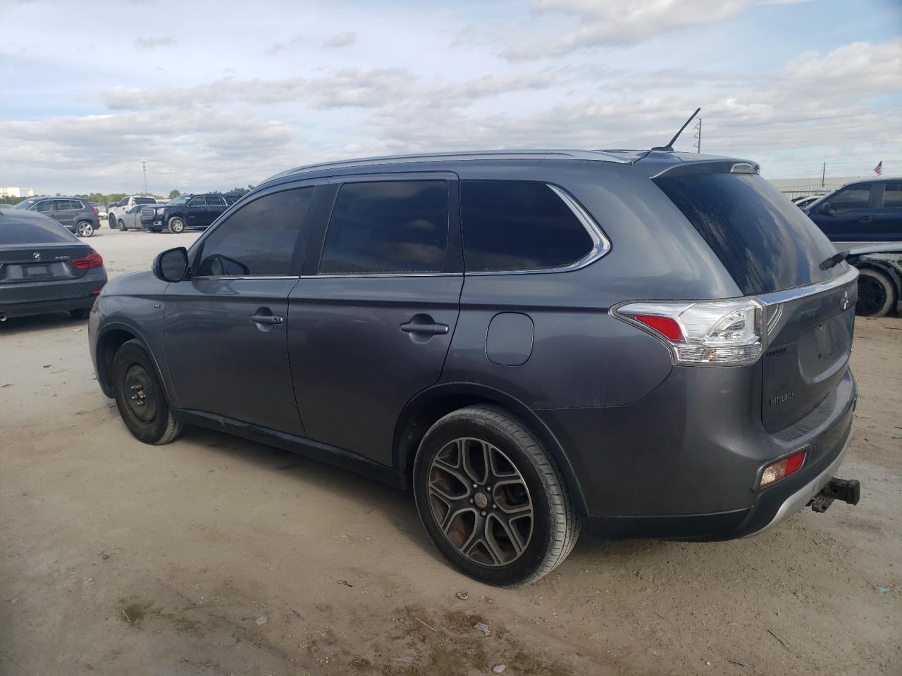 Lot #3024704593 2015 MITSUBISHI OUTLANDER