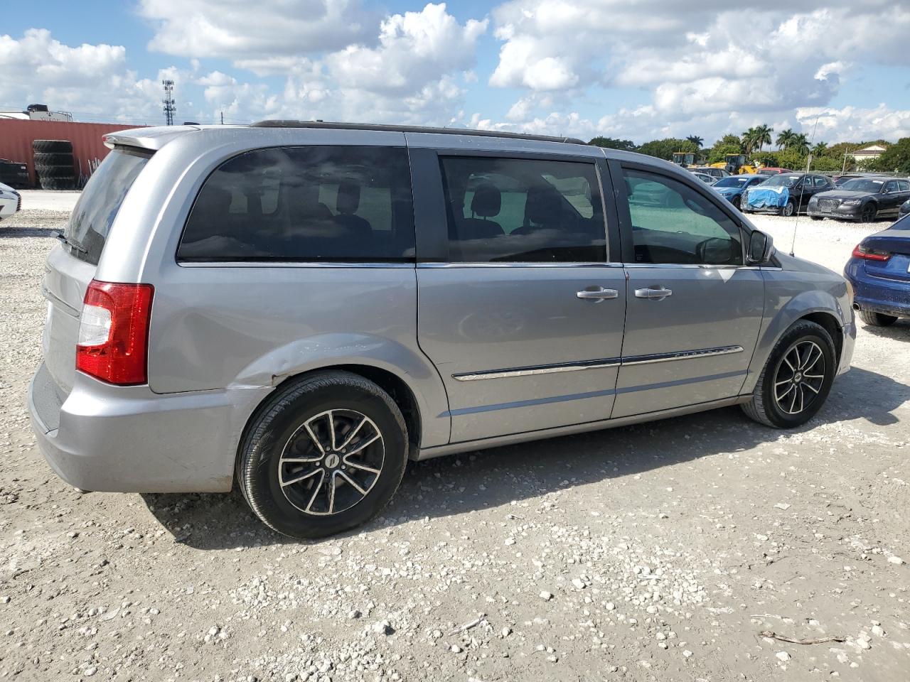 Lot #3033019000 2013 CHRYSLER TOWN & COU