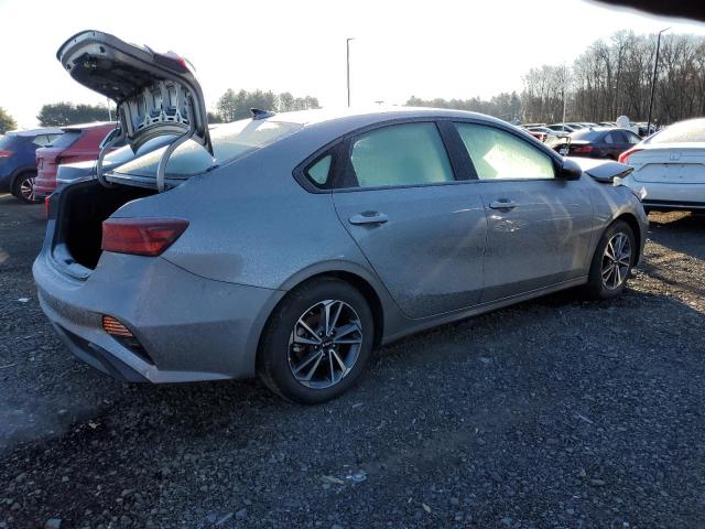 VIN 3KPF24AD3RE738392 2024 KIA FORTE no.3