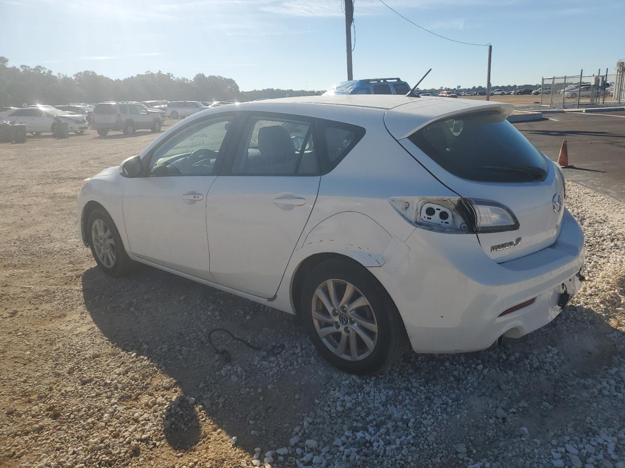 Lot #3021131186 2013 MAZDA 3 I