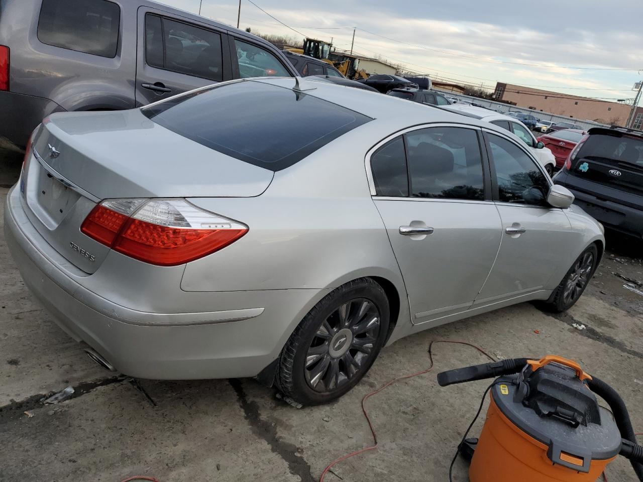 Lot #3034371095 2009 HYUNDAI GENESIS 3.