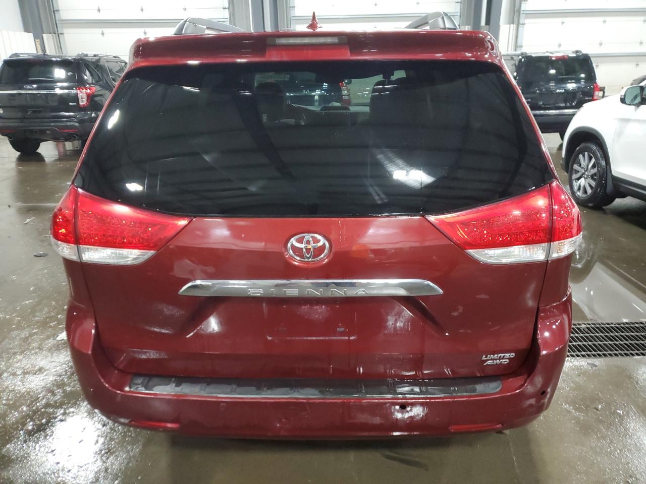 Lot #3027064786 2011 TOYOTA SIENNA XLE