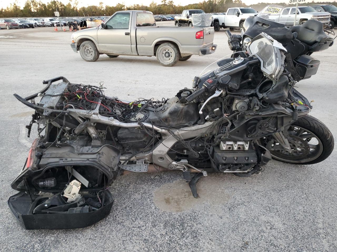 JH2SC7953KK100664 HONDA GOLDWING 2019