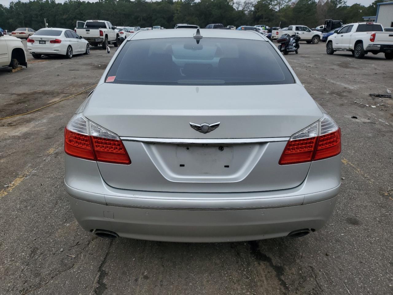 Lot #3029608070 2011 HYUNDAI GENESIS 4.