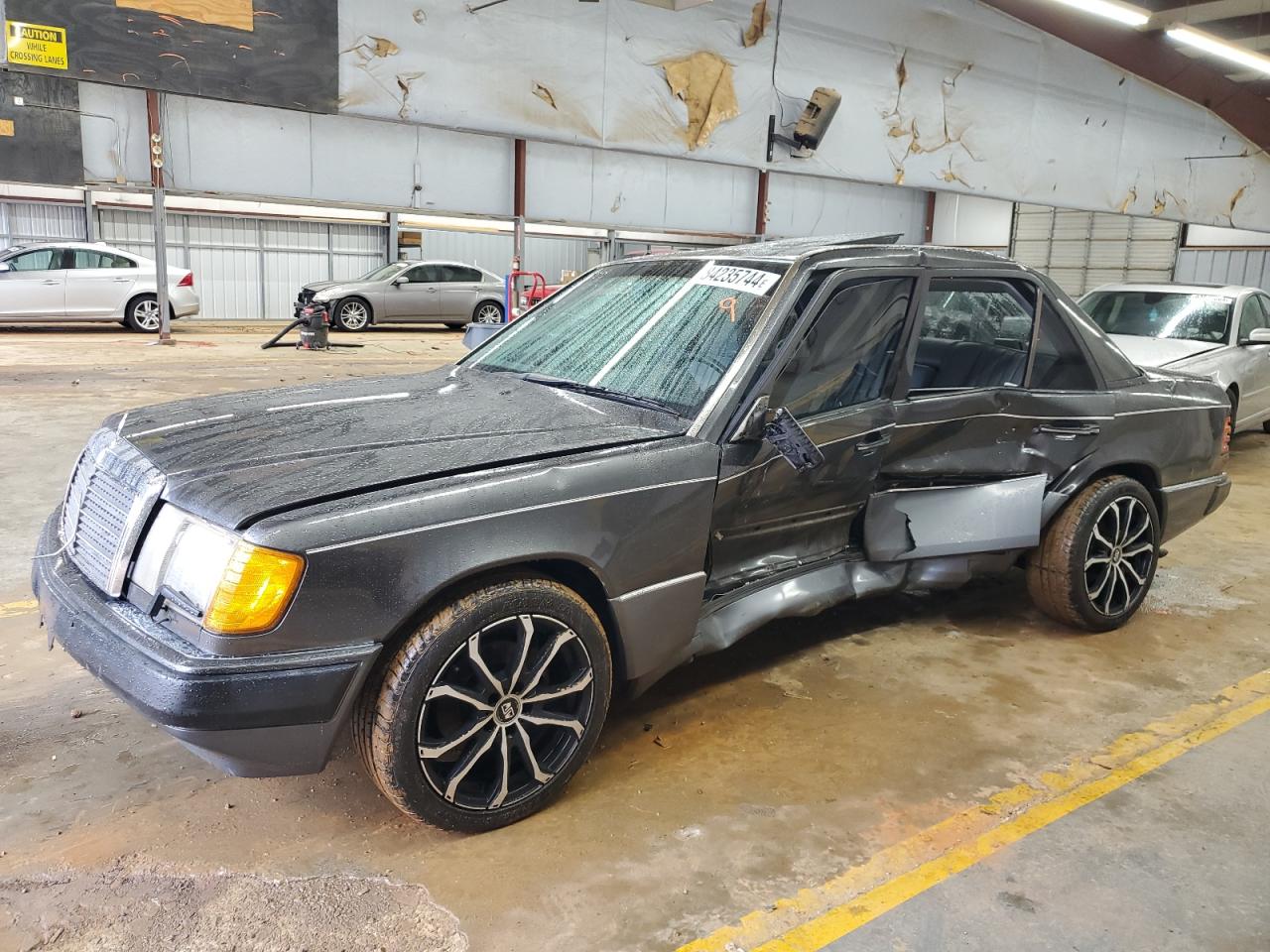 Lot #3033376841 1993 MERCEDES-BENZ 300 E 2.8