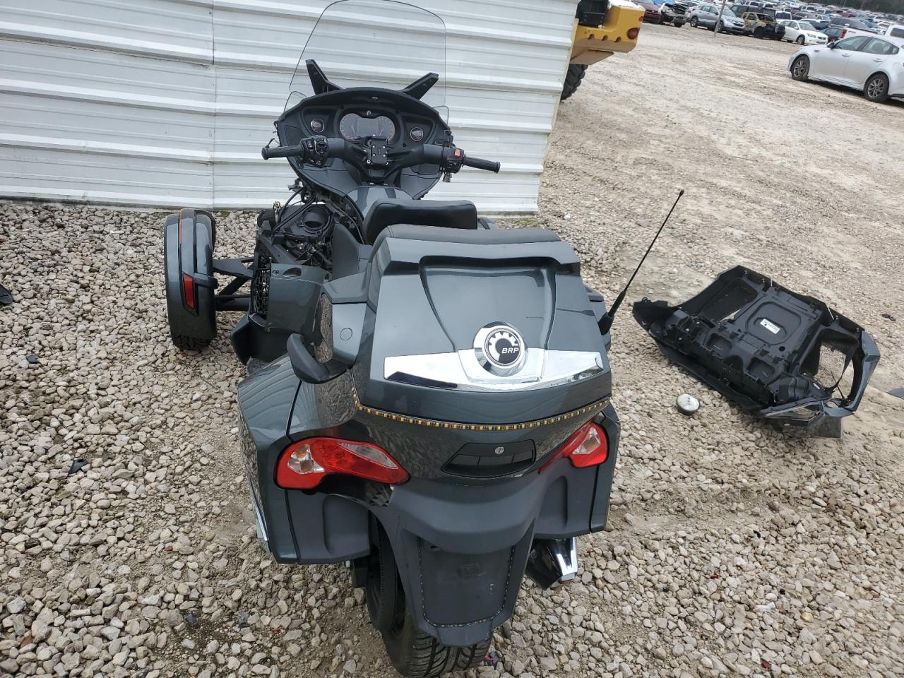 Lot #3037237503 2017 CAN-AM SPYDER ROA