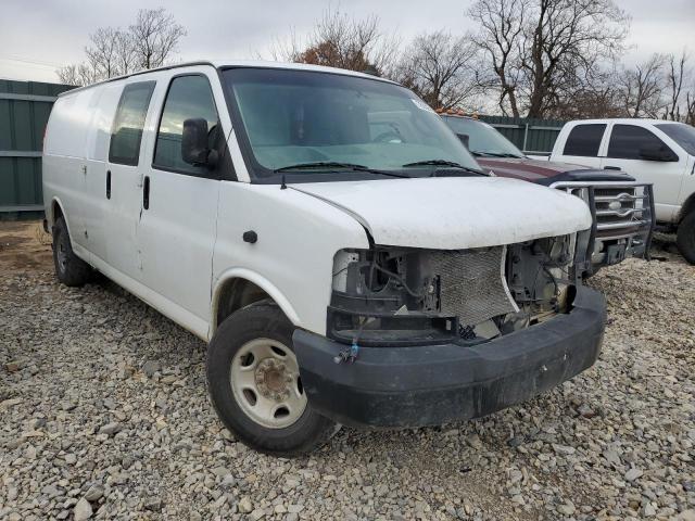 VIN 1GCWGBFPXK1174497 2019 CHEVROLET EXPRESS no.4