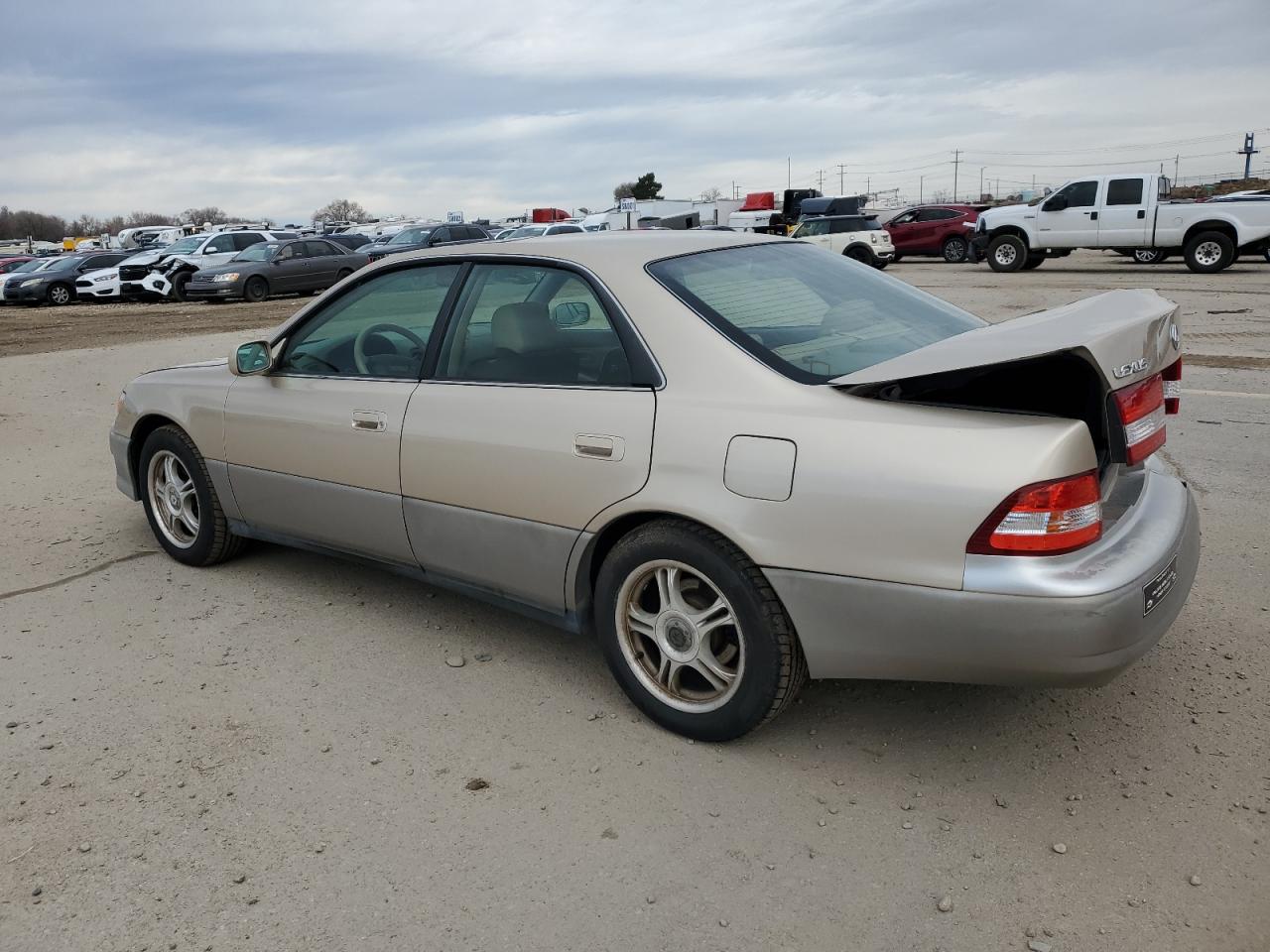 Lot #3041811430 2001 LEXUS ES 300