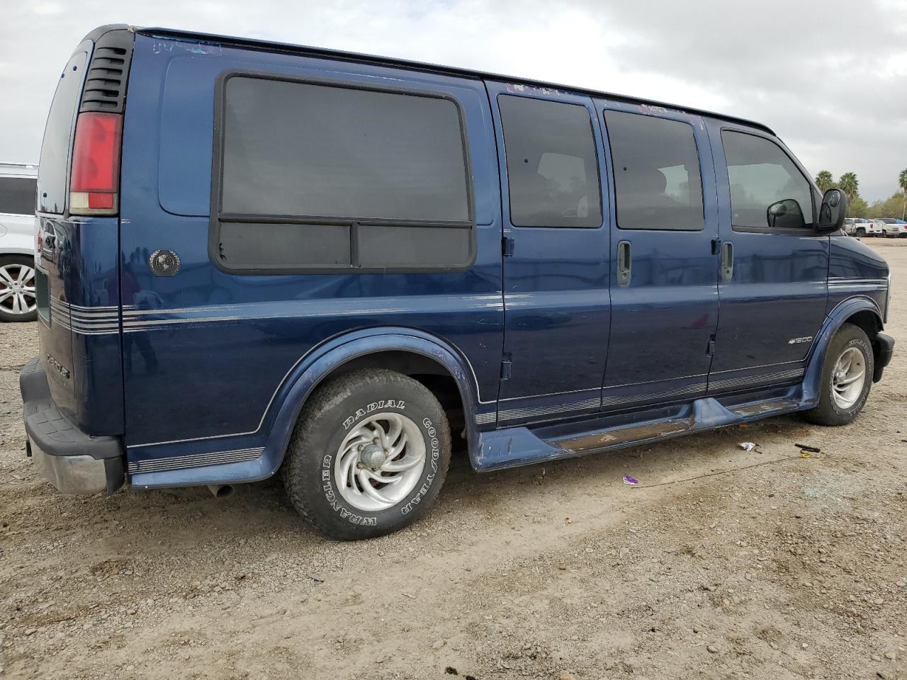 Lot #3033053018 2000 CHEVROLET EXPRESS G1