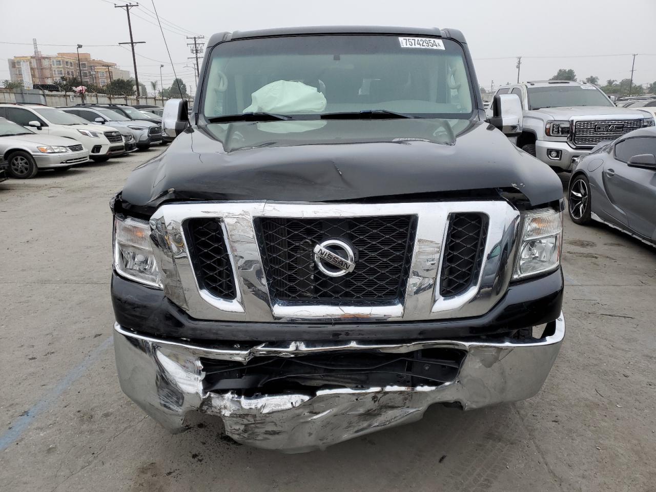 Lot #3036925733 2017 NISSAN NV 3500 S