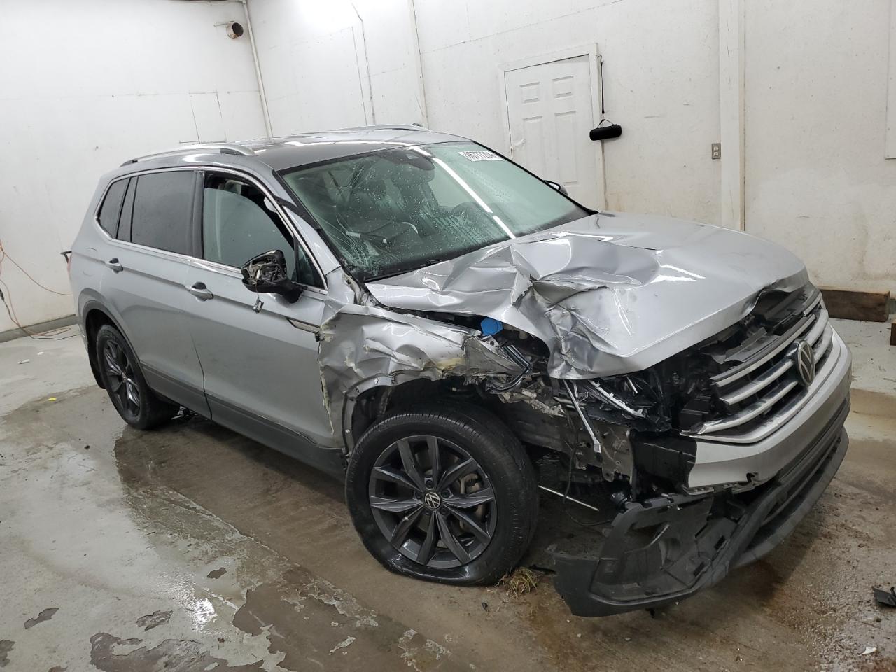 VOLKSWAGEN TIGUAN SE