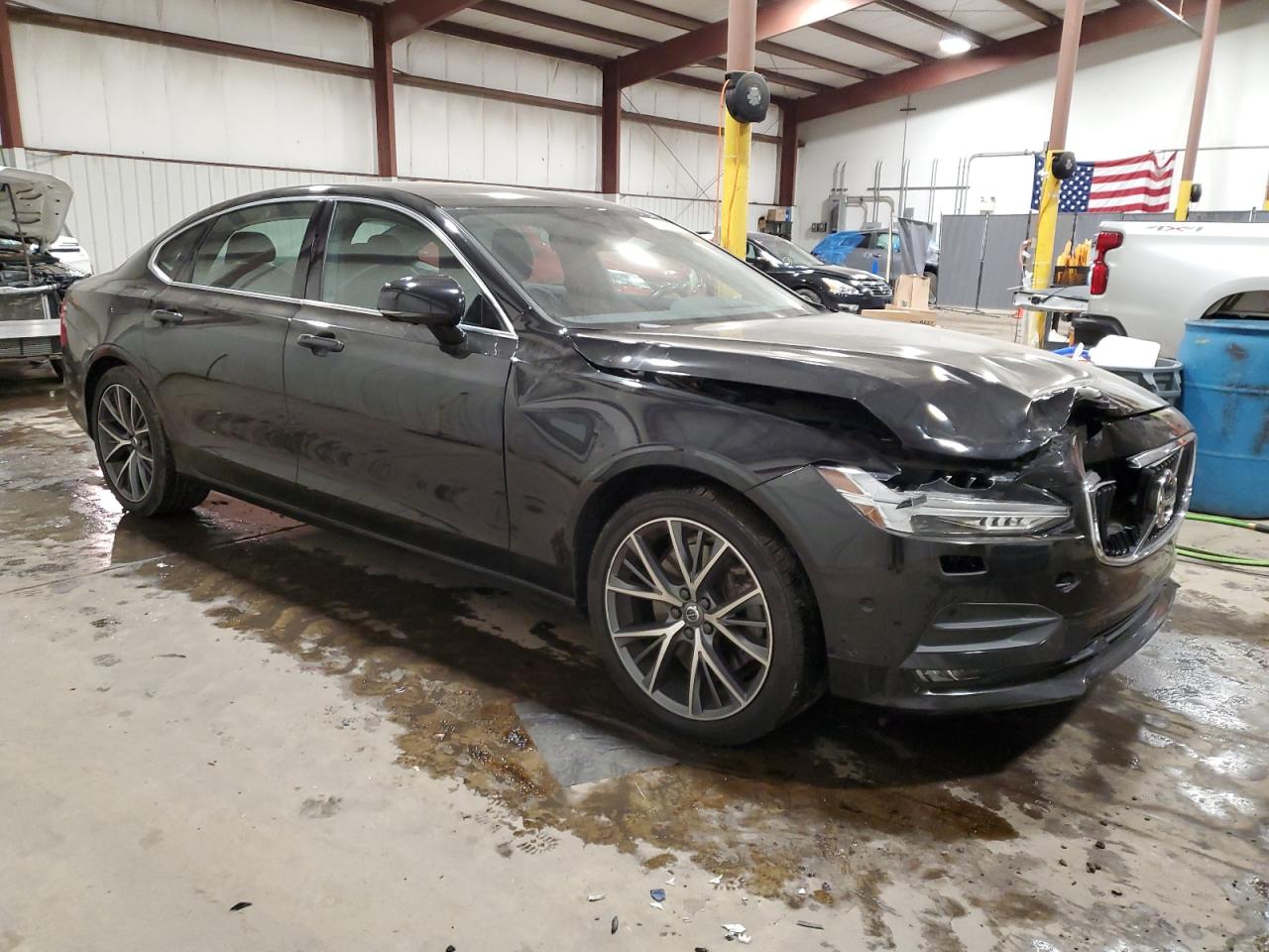 Lot #3030636095 2018 VOLVO S90 T6 MOM