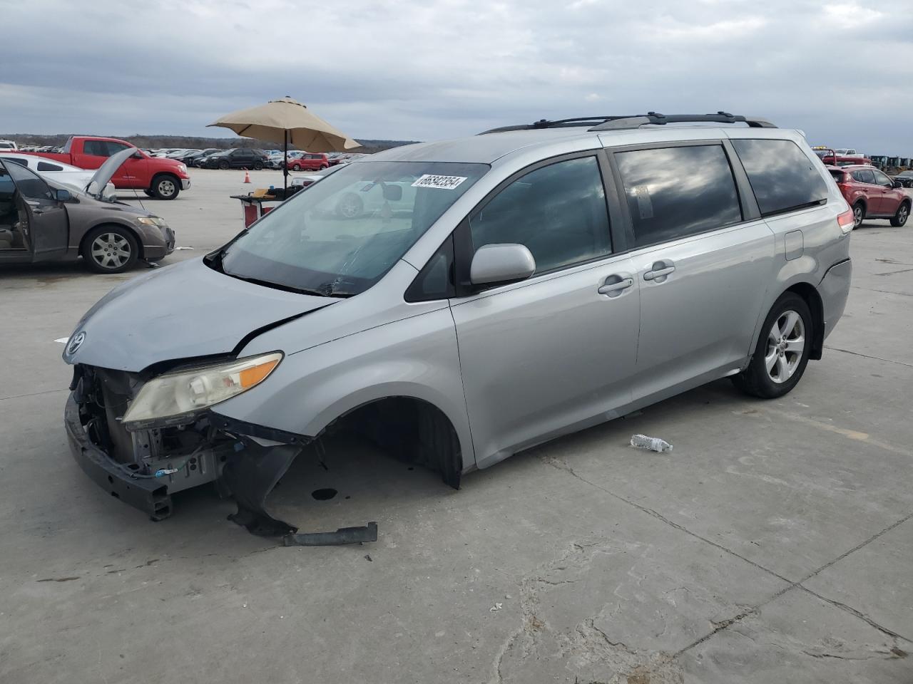 Lot #3034065838 2011 TOYOTA SIENNA LE