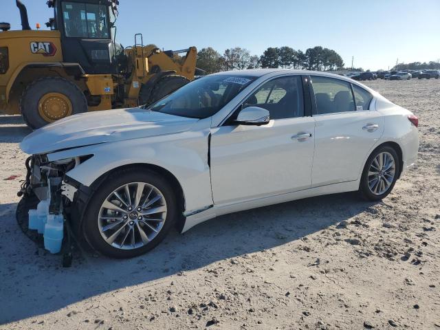 INFINITI Q50 LUXE