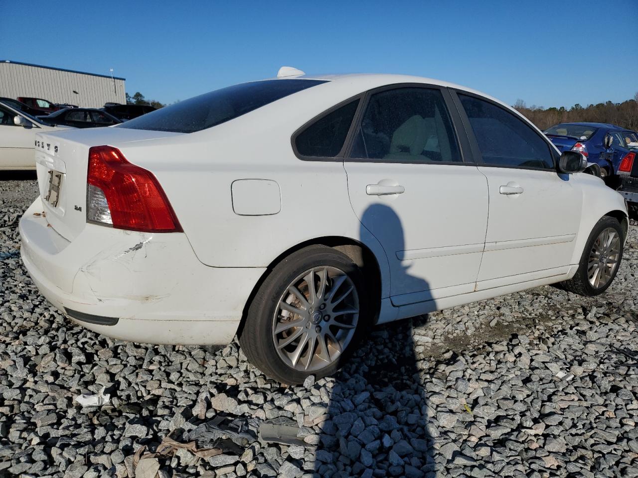 Lot #3033139990 2009 VOLVO S40 2.4I