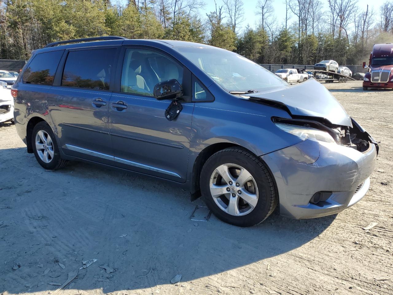 Lot #3037160522 2015 TOYOTA SIENNA LE