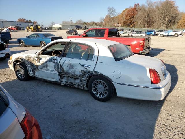 LINCOLN TOWN CAR 2000 white  gas 1LNHM82W9YY837636 photo #3